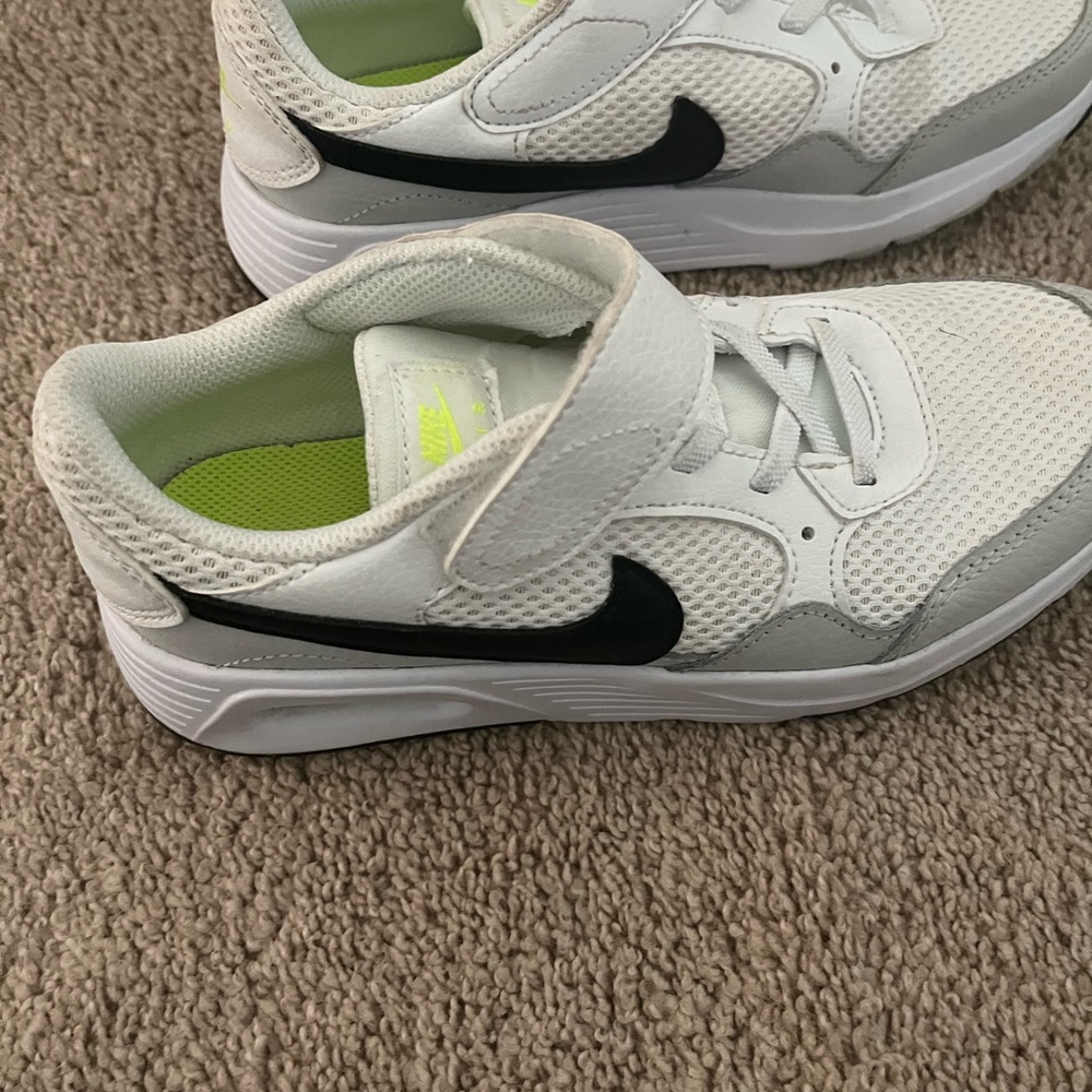 Kids Nike Air Max sneakers!